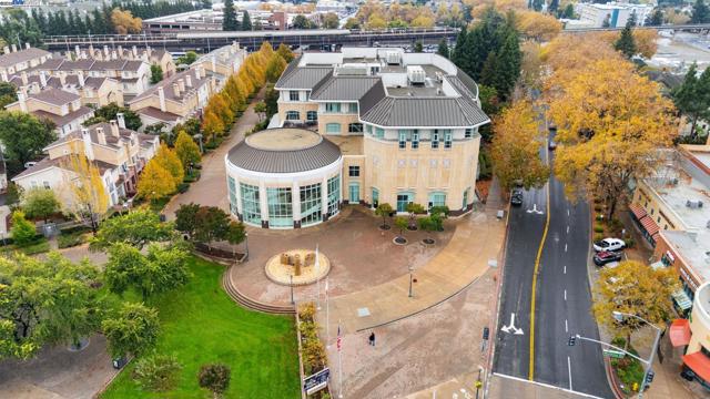 22519 Main St, Hayward CA: https://media.crmls.org/mediaz/0954b957-db9c-419a-9616-e8176e48a254.jpg