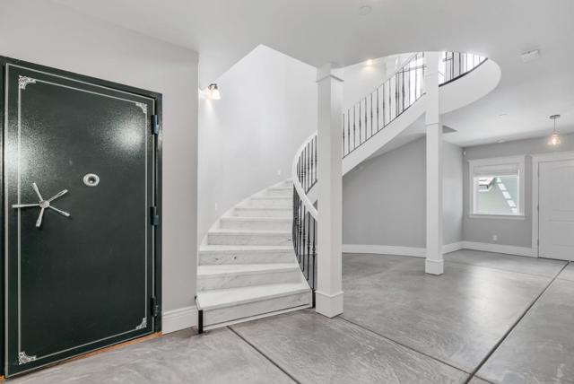 40 S Circle Drive, Santa Cruz CA: https://media.crmls.org/mediaz/0955c5d2-3a0c-4bb3-a3f1-6e03d1afa105.jpg