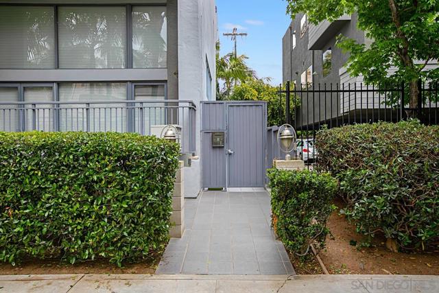 4055 3rd Avenue, San Diego CA: https://media.crmls.org/mediaz/0956431f-42af-4c14-baf6-1da044e7e734.jpg