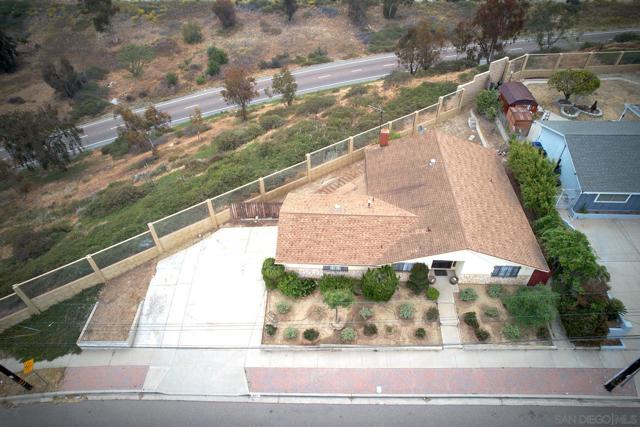 945 Nacion Avenue, Chula Vista CA: https://media.crmls.org/mediaz/09567e19-bbfb-43d1-8c29-ba853ba72a93.jpg