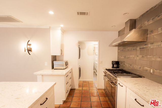 8510 Capistrano Avenue, West Hills CA: https://media.crmls.org/mediaz/0956c3e7-afb6-4e45-8f34-bedd32020197.jpg