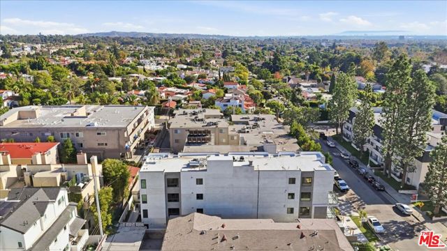 1820 Prosser Avenue, Los Angeles CA: https://media.crmls.org/mediaz/0957811c-1a42-4874-8866-51cd868e0ac4.jpg