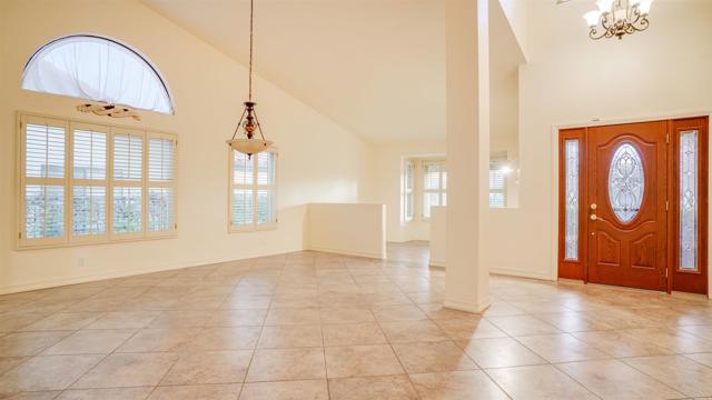 Detail Gallery Image 10 of 40 For 2626 Magellan Ln, Vista,  CA 92081 - 3 Beds | 2/1 Baths