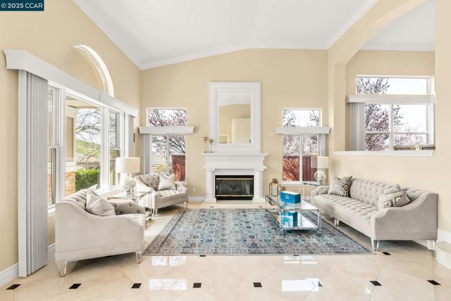 Image 4 of 52 For 1127 Peacock Creek Dr