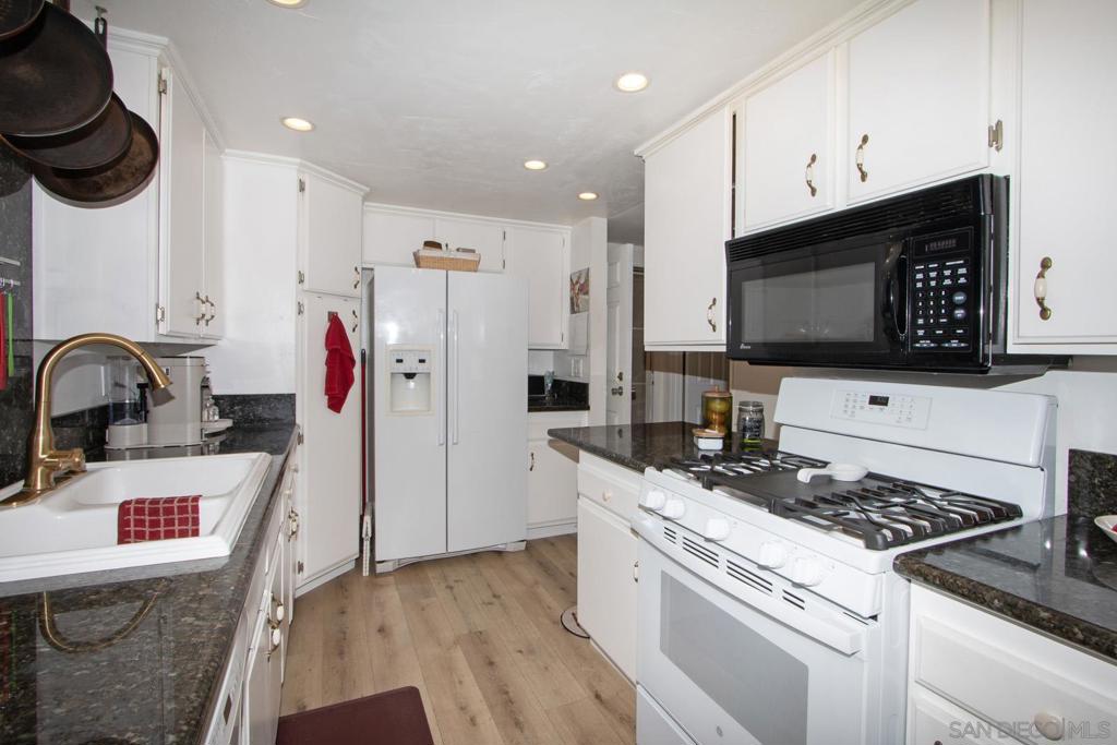 13815 Johannesberg Dr - photo 11