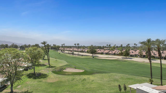 41531 Peach Tree Court, Palm Desert CA: https://media.crmls.org/mediaz/0958fd4d-5032-4a55-a9d2-ced6e88c99a4.jpg