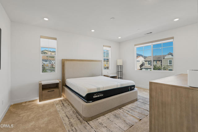 509 snowdrop Lane, Santa Paula CA: https://media.crmls.org/mediaz/09597331-ecb5-4cee-a51f-44b8bffe51ad.jpg