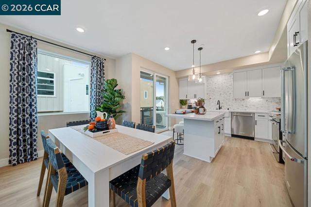 27264 Cosmo Ct, Hayward CA: https://media.crmls.org/mediaz/0959775e-f959-4f97-b017-cad5a1e2240c.jpg