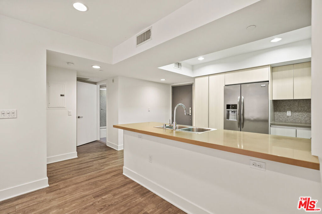 10473 Santa Monica Blvd #404
