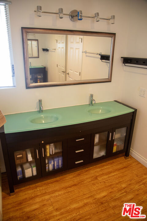 12818 Neon Way, Granada Hills CA: https://media.crmls.org/mediaz/095a003c-e4b1-47cc-80df-2ea1afa0a1fc.jpg