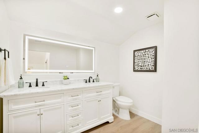 9956 Cummins Pl, San Diego CA: https://media.crmls.org/mediaz/095a5f77-2c53-45bc-bc52-24aeaba6bca0.jpg