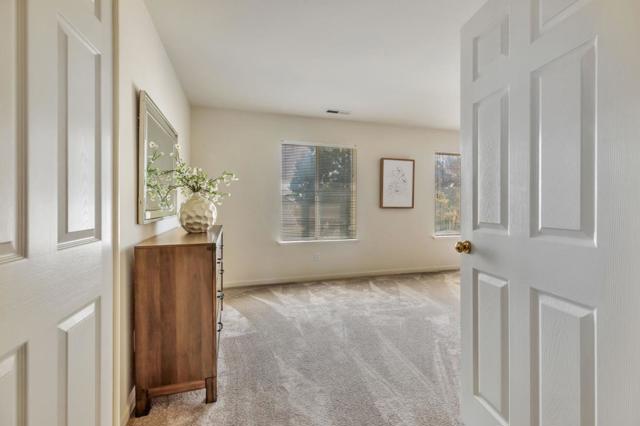 9642 Eagle Hills Way, Gilroy CA: https://media.crmls.org/mediaz/095a97bb-ca36-4aad-95e4-a2fbd7030e63.jpg