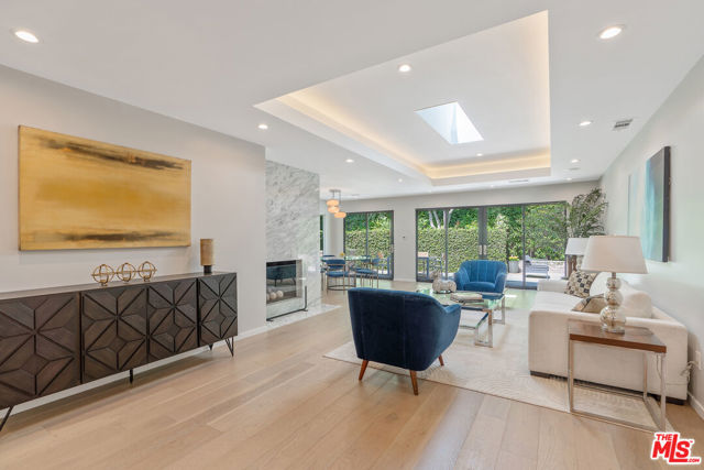 2829 Westbrook Avenue, Los Angeles CA: https://media.crmls.org/mediaz/095afecb-8768-4347-95f6-b63c97b0e171.jpg