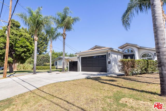 15065 Vose Street, Van Nuys CA: https://media.crmls.org/mediaz/095b33dc-2432-41c6-b4ae-d85ff9253ff2.jpg