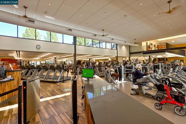 1935 Golden Rain Rd, Walnut Creek CA: https://media.crmls.org/mediaz/095bbf73-b55b-425d-bff3-19206e2911e8.jpg