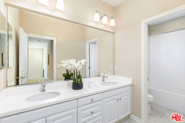 66 Rembrandt, Irvine CA: https://media.crmls.org/mediaz/095bfb6e-9795-4d4b-be72-7f7f3c9bffc9.jpg