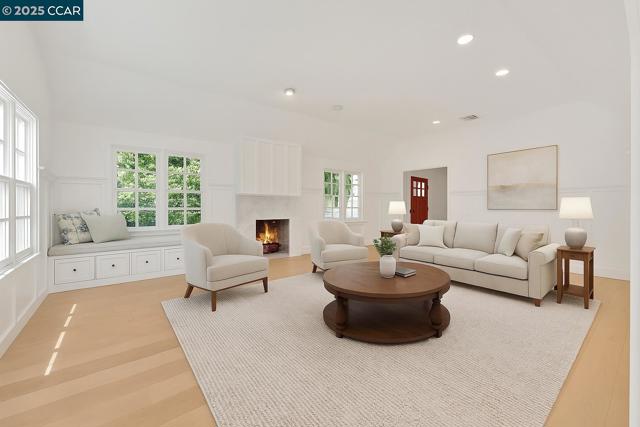 772 John Way, Lafayette CA: https://media.crmls.org/mediaz/095cfd67-9643-4917-b178-54ab680f726e.jpg