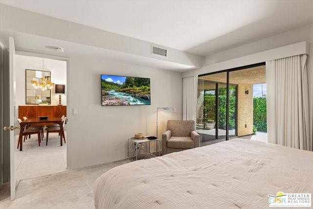 200 E Racquet Club Road #8, Palm Springs, CA 92262
