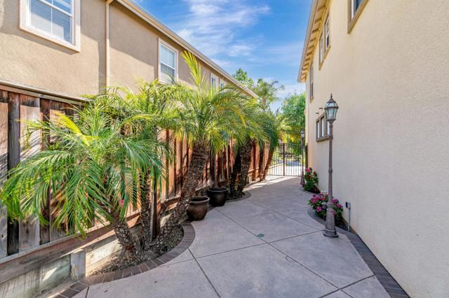 4224 Indigo Oak Court, San Jose CA: https://media.crmls.org/mediaz/095d35e6-7721-4fff-9f02-79ce4e052f77.jpg
