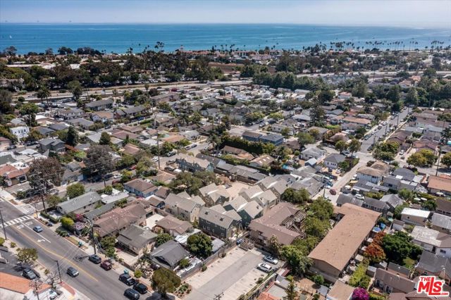 1317 Punta Gorda, Santa Barbara CA: https://media.crmls.org/mediaz/095da07a-beed-4821-a026-c589ed6f013b.jpg