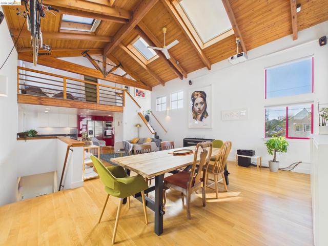 Image 3 of 38 For 2932 Filbert St 2