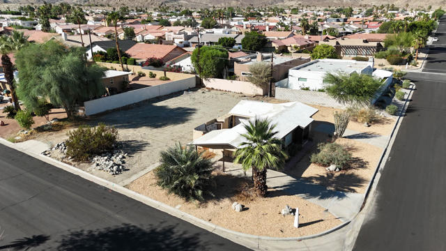 77643 Temecula, La Quinta CA: https://media.crmls.org/mediaz/095f5879-4123-410d-83b1-c01ab13d5dc6.jpg