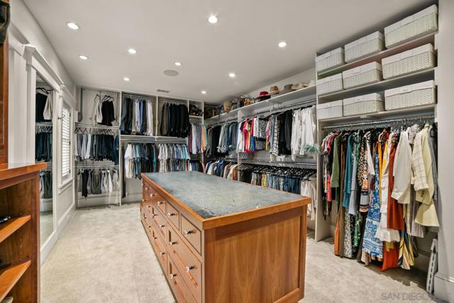 Image 34 of 58 For 820 Glorietta Blvd