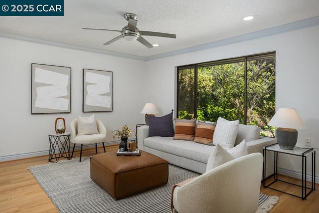 2432 Pine Knoll Dr, Walnut Creek CA: https://media.crmls.org/mediaz/09606427-57cd-4031-877f-6cd455473dcb.jpg