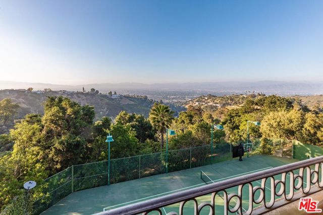 14701 Mulholland Drive, Los Angeles, California 90077, 8 Bedrooms Bedrooms, ,7 BathroomsBathrooms,Single Family Residence,For Sale,Mulholland,24404153