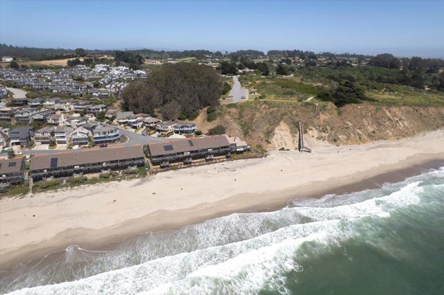 665 Sand Dollar Lane, Watsonville CA: https://media.crmls.org/mediaz/096149e8-b62e-451e-97e8-2d57a9280fe2.jpg