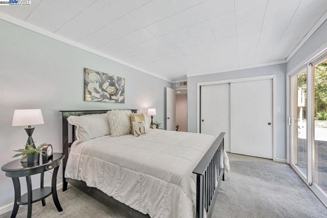 32072 Chicoine Ave, Hayward CA: https://media.crmls.org/mediaz/0961fb73-9b19-4a36-ad98-47f89018e43f.jpg