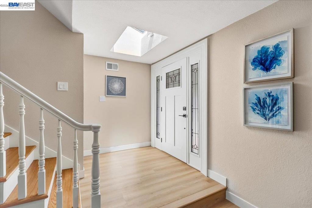 https://media.crmls.org/mediaz/09630cd8-6499-4ea2-a814-91ed3bdf1935.jpg?preset=X-Large