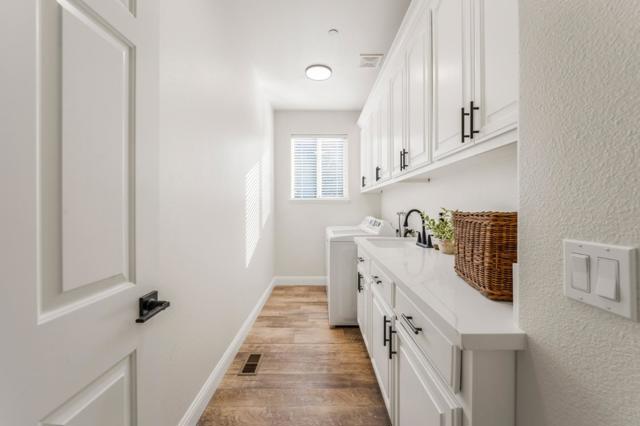 2360 Sunflower Circle, Gilroy CA: https://media.crmls.org/mediaz/096336f9-4805-414d-ac41-1fda3c3102ba.jpg