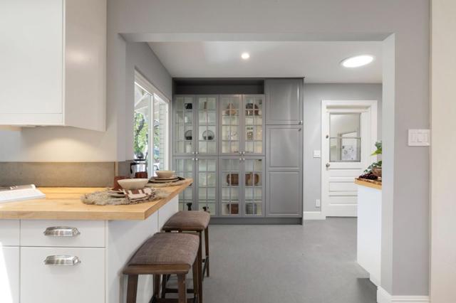 934 Hickory Way, Fremont CA: https://media.crmls.org/mediaz/09634a26-98e2-4679-b06e-763cdcb6b8bb.jpg