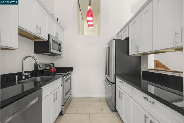 2059 Ascot Dr., Moraga CA: https://media.crmls.org/mediaz/09638cf7-8f2e-4102-b41e-282428fad0a2.jpg