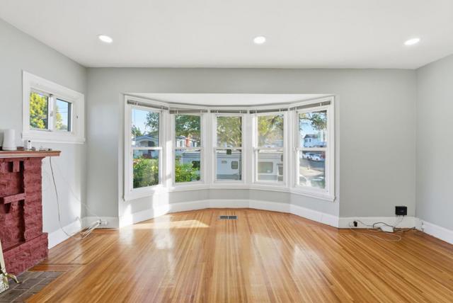 2801 Bartlett Street, Oakland CA: https://media.crmls.org/mediaz/09645e89-4d76-401b-a219-af816af8440e.jpg