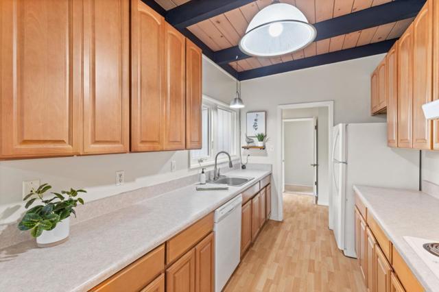 835 Mosswood Lane, Millbrae CA: https://media.crmls.org/mediaz/0964f1c9-ebef-4c1f-9c2f-7b19678a00c4.jpg