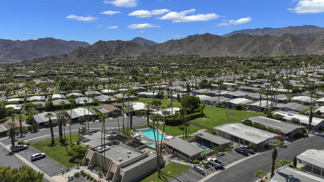49305 Highway 74, Palm Desert CA: https://media.crmls.org/mediaz/09657172-d6d4-4531-9ac1-7a55cb2a7a9c.jpg