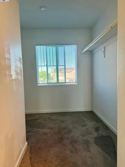 105 Harp Ct, Merced CA: https://media.crmls.org/mediaz/09659d0f-756e-43ff-bf60-017d27522446.jpg
