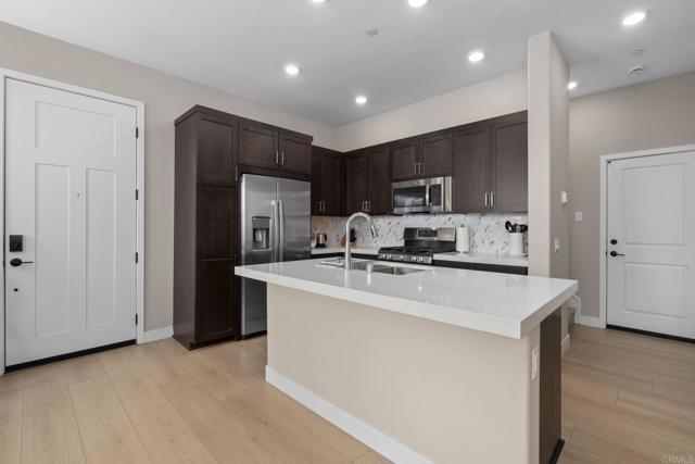 Detail Gallery Image 13 of 42 For 1220 Sunrise View #101,  San Marcos,  CA 92078 - 3 Beds | 2/1 Baths