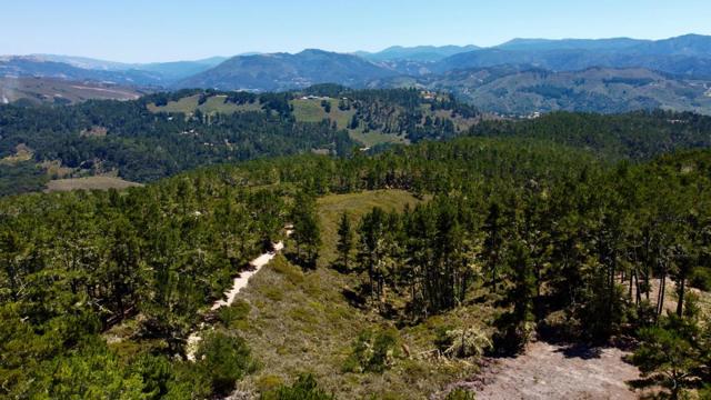 2 Monterra Ranch, Monterey CA: https://media.crmls.org/mediaz/09665329-e153-4aa8-8b29-8b353b319c53.jpg