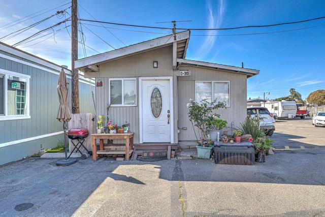999 E Division St, National City CA: https://media.crmls.org/mediaz/096666ad-c143-4c2f-b54a-8bed696d8d55.jpg