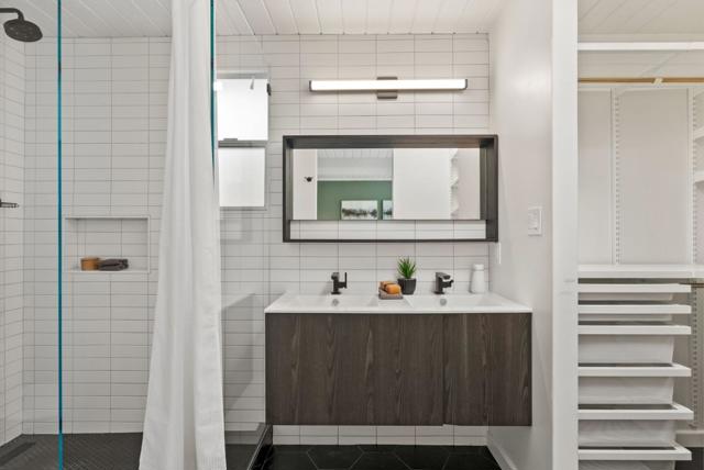 986 Loma Verde Avenue, Palo Alto CA: https://media.crmls.org/mediaz/0966d066-ed1b-4aca-bd85-342c20b57fad.jpg