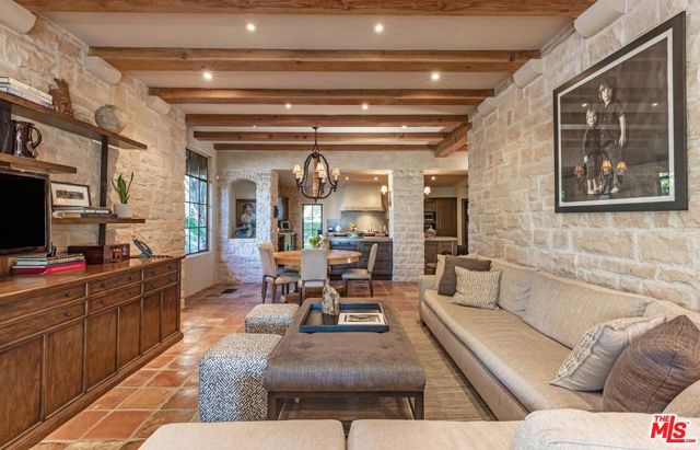 8 Bed Home for Sale in Los Angeles, California