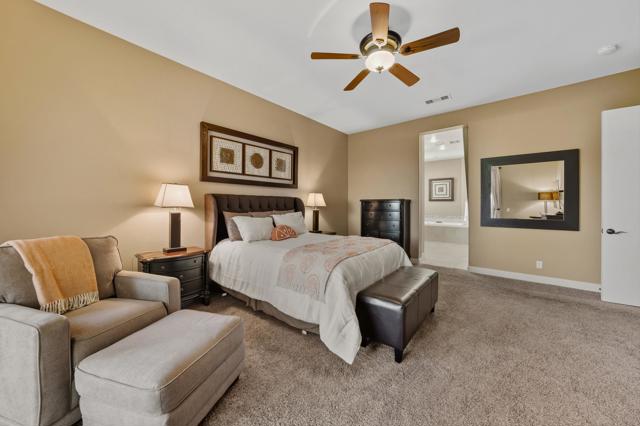51686 Via Sorrento, La Quinta CA: https://media.crmls.org/mediaz/0967b5d1-8fac-4f05-83a1-200bd0931a0e.jpg
