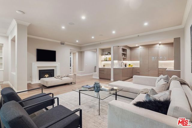 11500 San Vicente Boulevard, Los Angeles CA: https://media.crmls.org/mediaz/0967db3f-a7f7-4631-94b0-d1e7959eb5a1.jpg