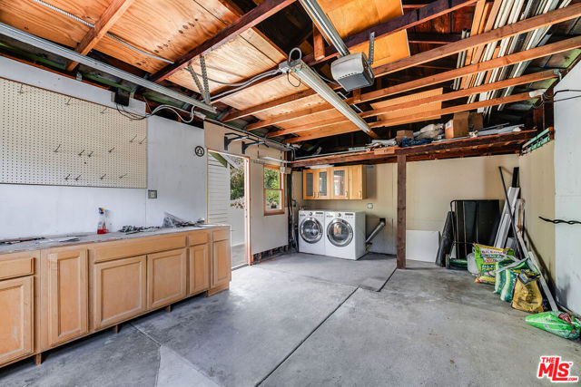4623 Jessica Drive, Los Angeles CA: https://media.crmls.org/mediaz/096848ed-82e3-4850-b294-1aa4a98626b4.jpg