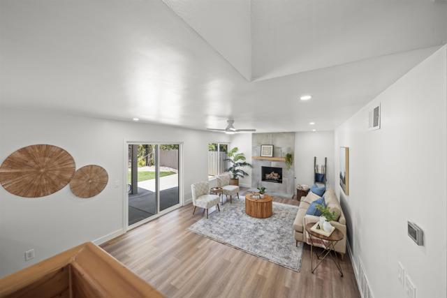 223 Cottingham Ct, Oceanside CA: https://media.crmls.org/mediaz/09688d9b-2fb8-4769-9634-fd8c891766c1.jpg