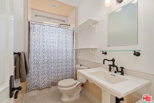 Image 30 of 38 For 919 Gretna Green Way