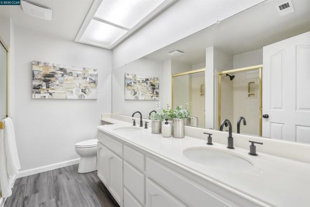 5 Stuart Place, Danville CA: https://media.crmls.org/mediaz/0969dca7-4473-47fe-802f-82704ad4e601.jpg